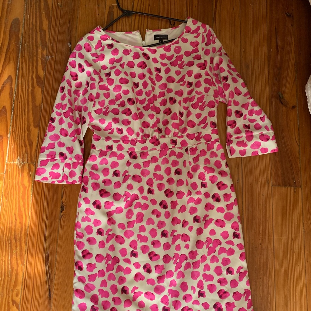 Cute mid length dress, dress up or down!